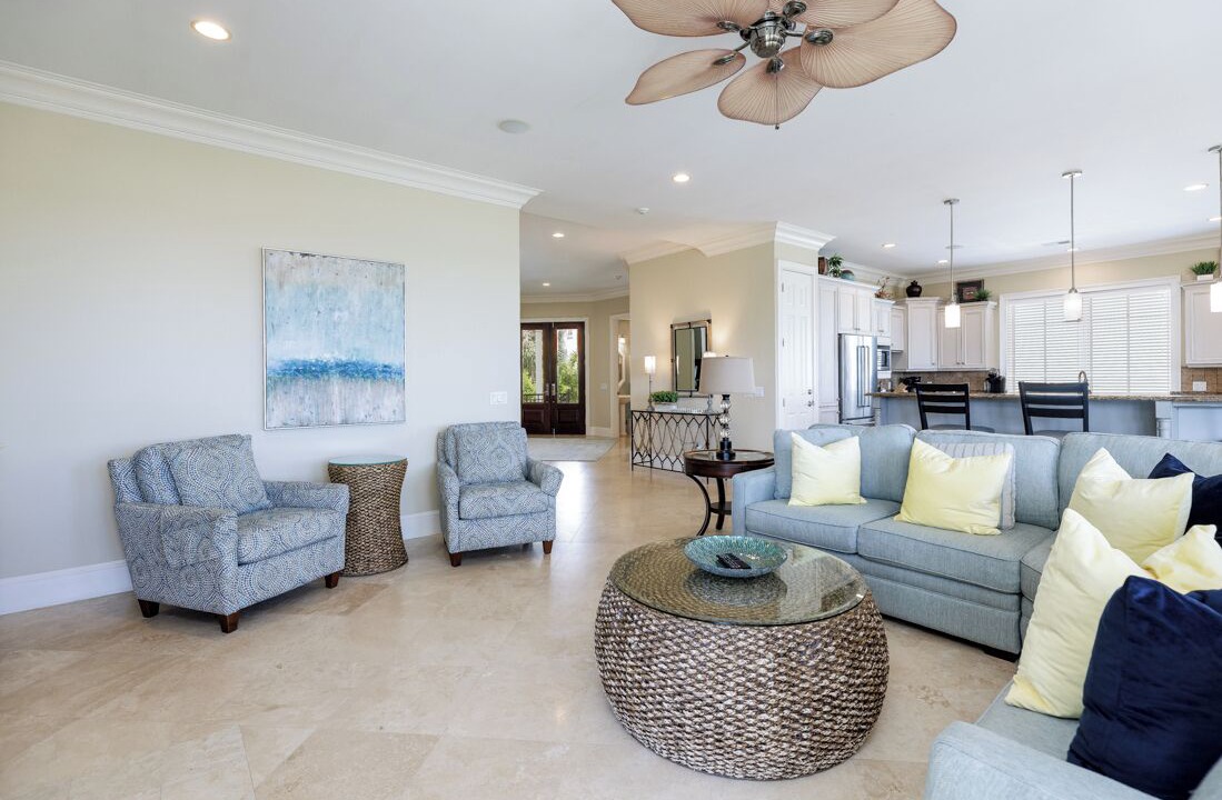 Photo of Livingroom in North Forest Beach