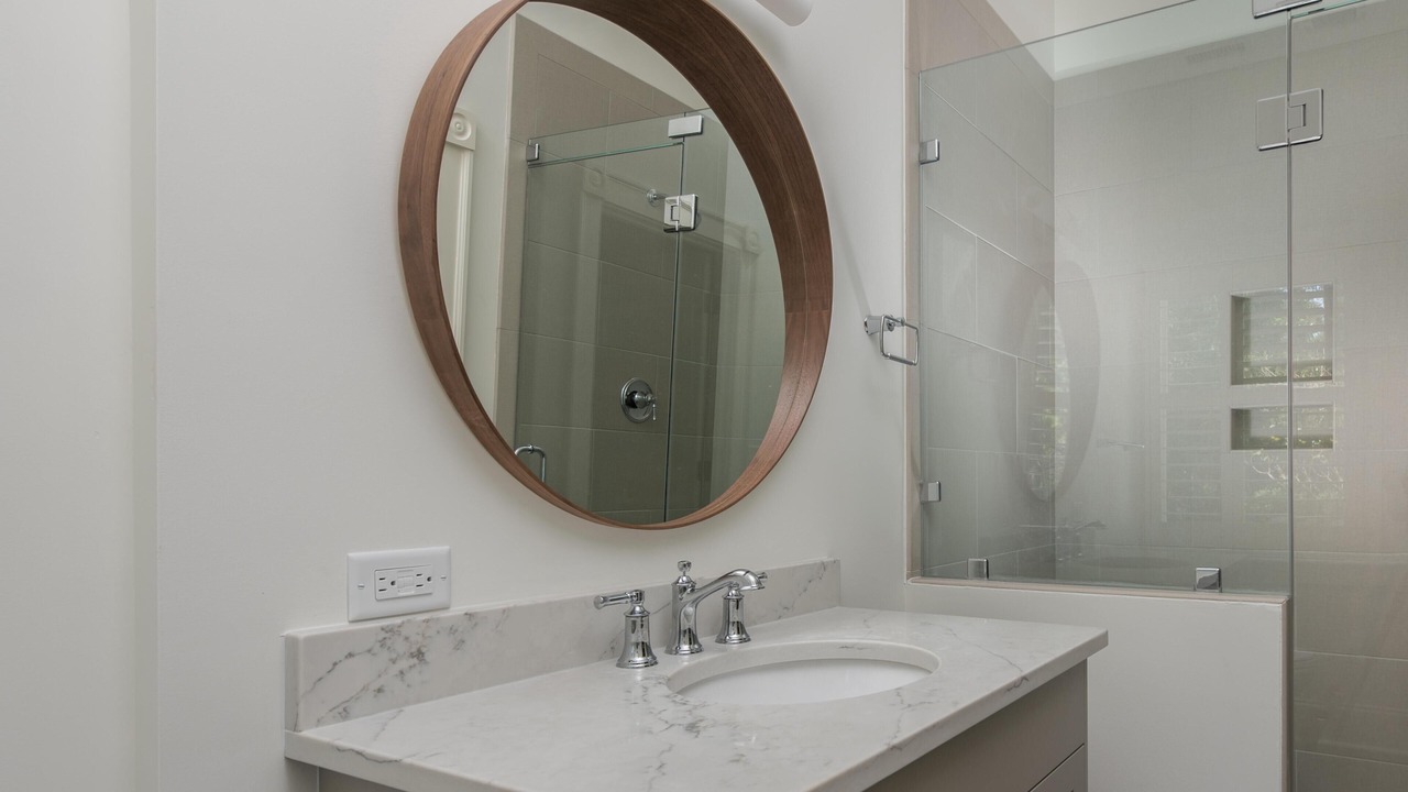 Photo of Bathroom in Vanderhorst Plantation