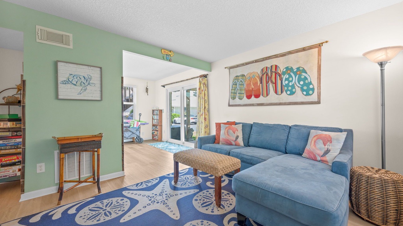 Photo of Livingroom in Surfcrest Village
