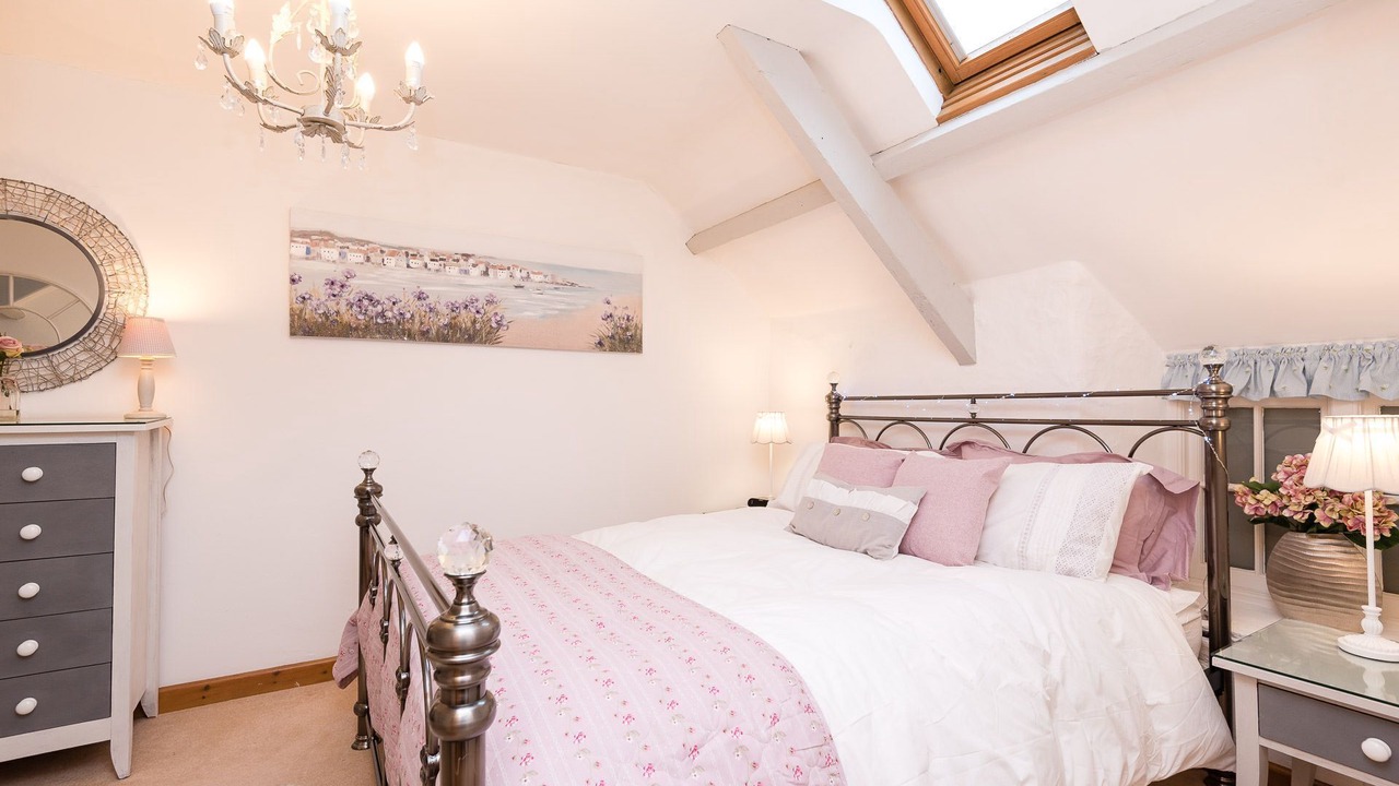 Photo of Bedroom in Looe