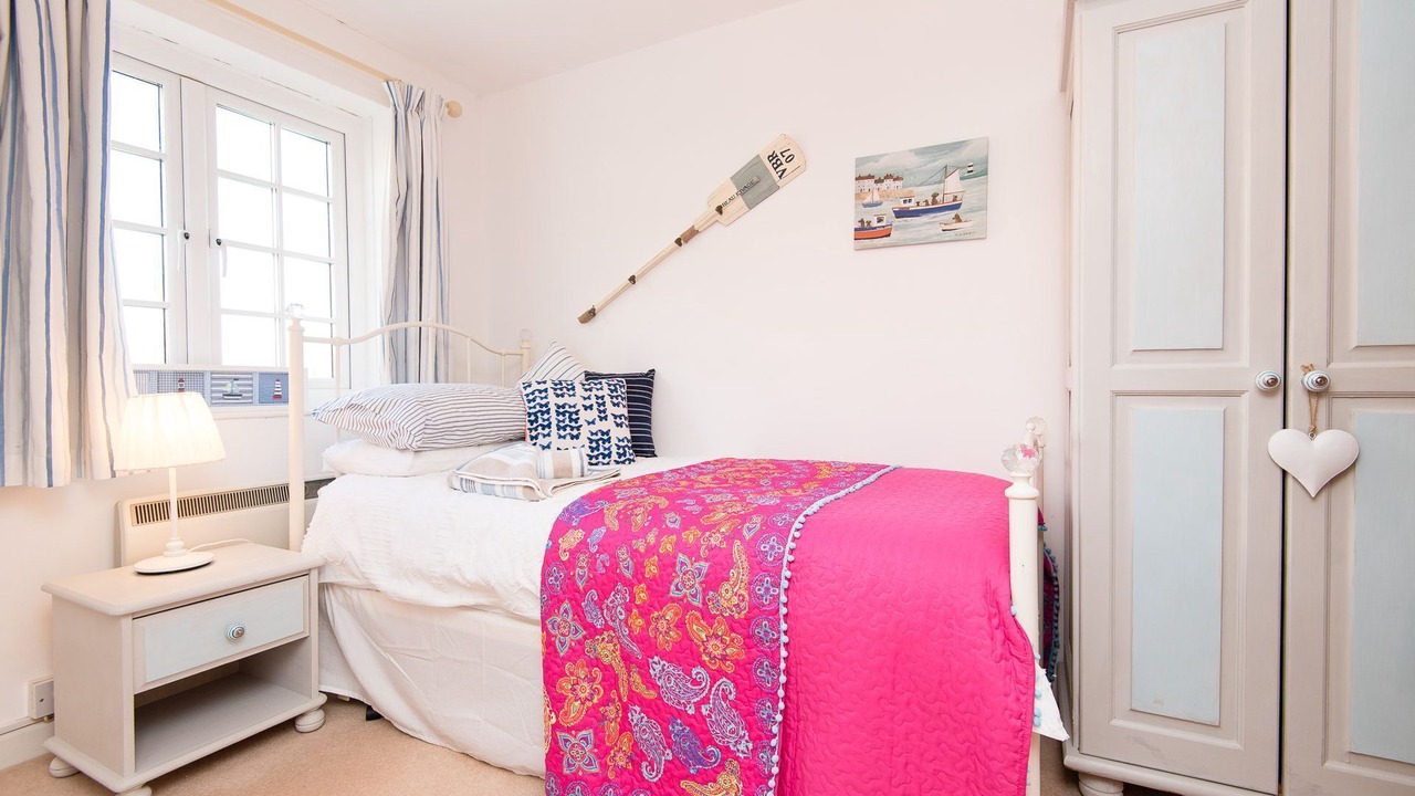 Photo of Bedroom in Looe