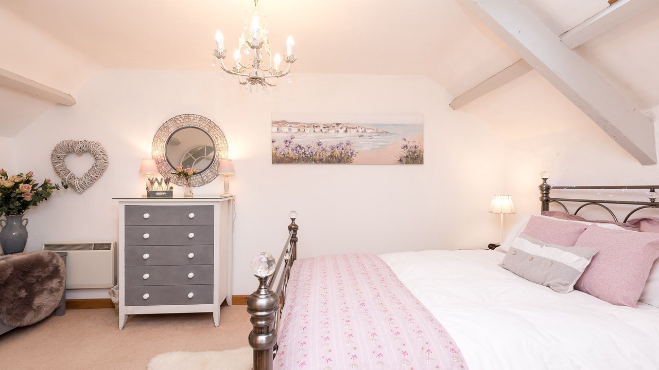 Photo of Bedroom in Looe