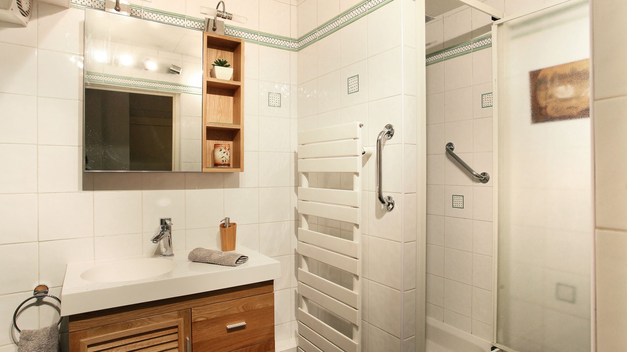 Photo of Bathroom in Les Iles