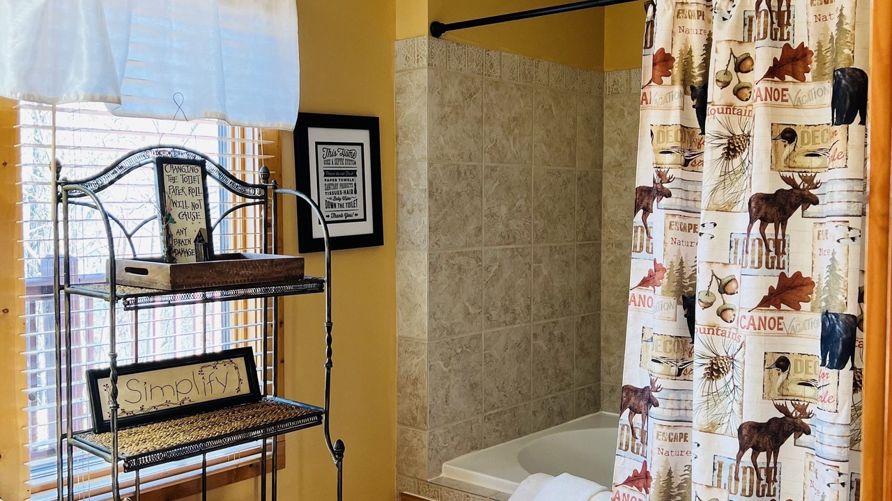 Photo of Bathroom in Gatlinburg - Pigeon Forge