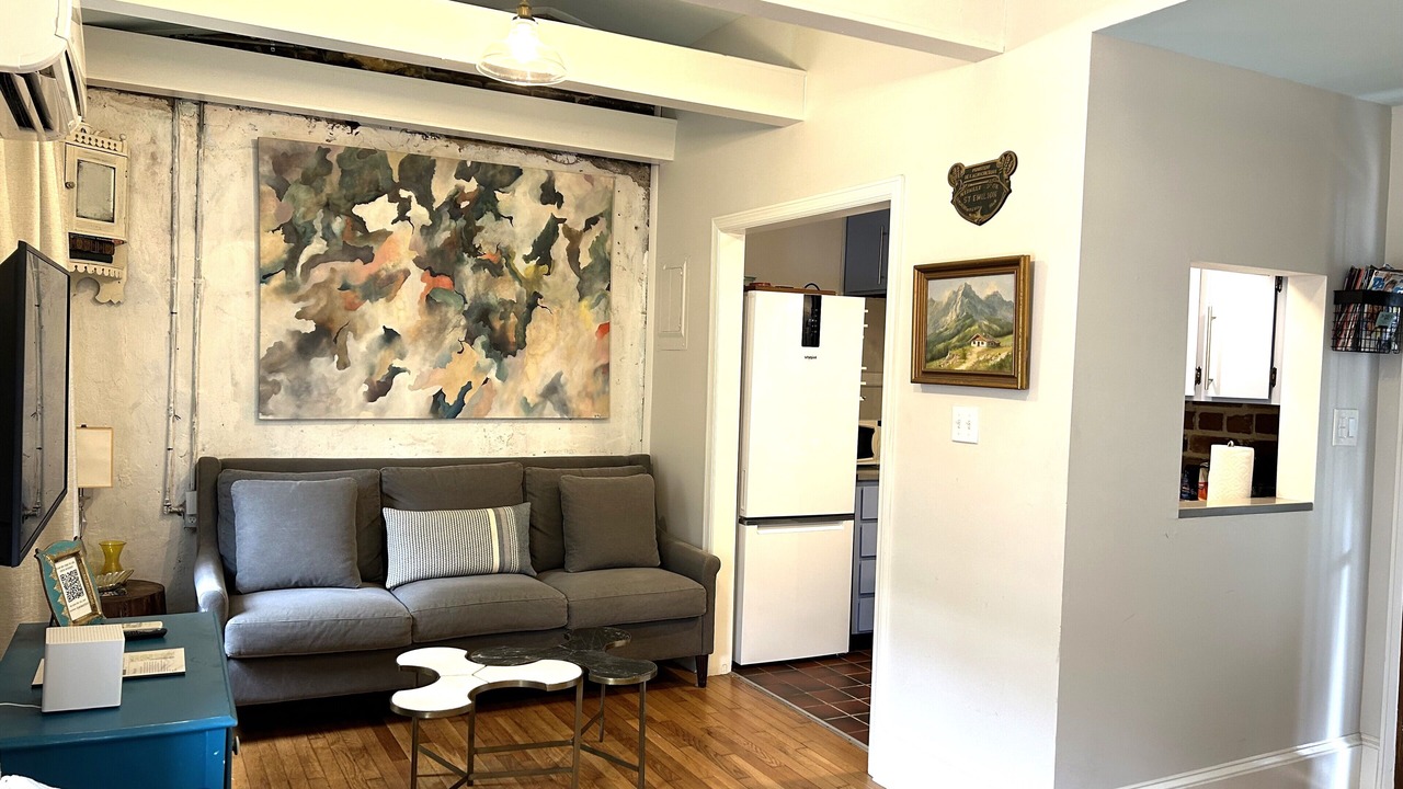 Photo of Livingroom in Historic Downtown Savannah