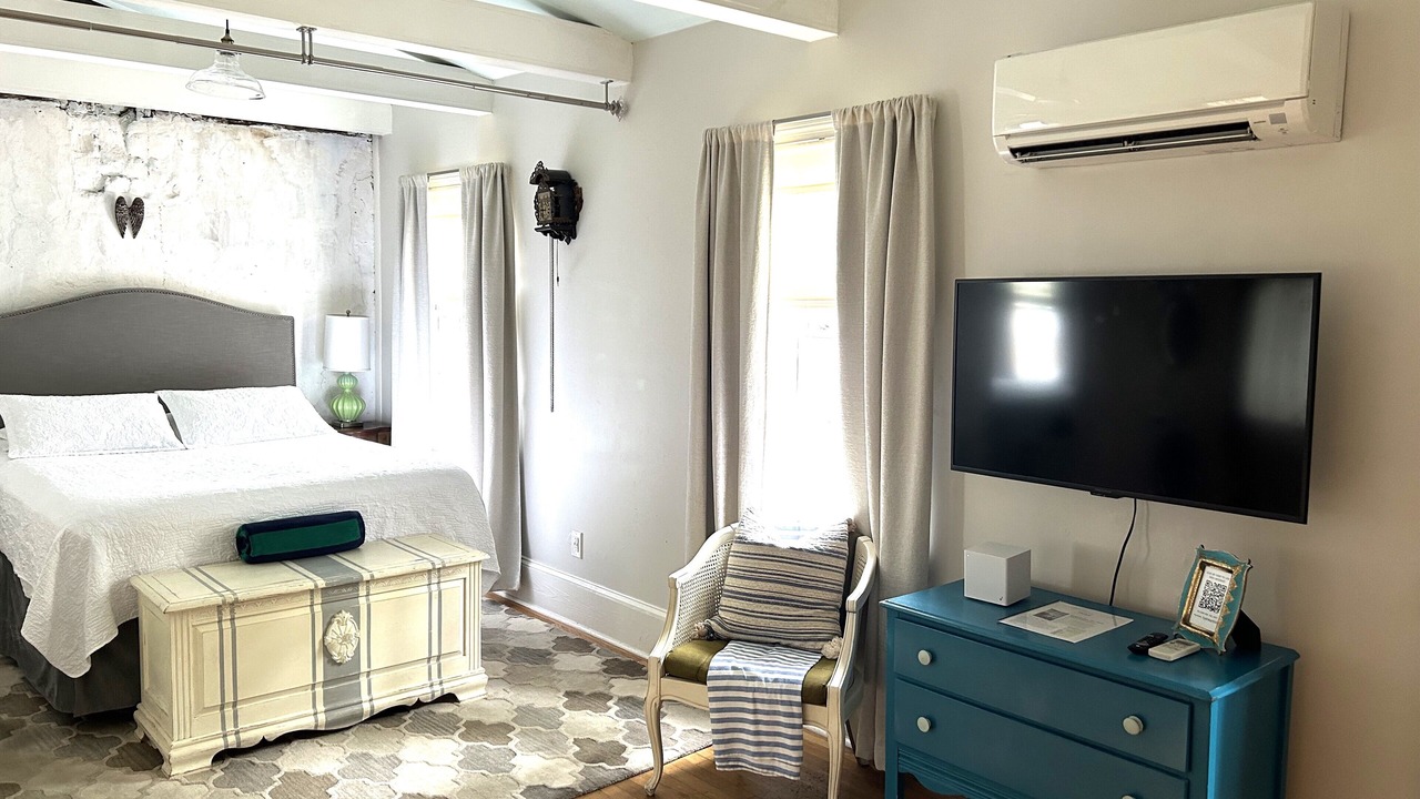 Photo of Bedroom in Historic Downtown Savannah
