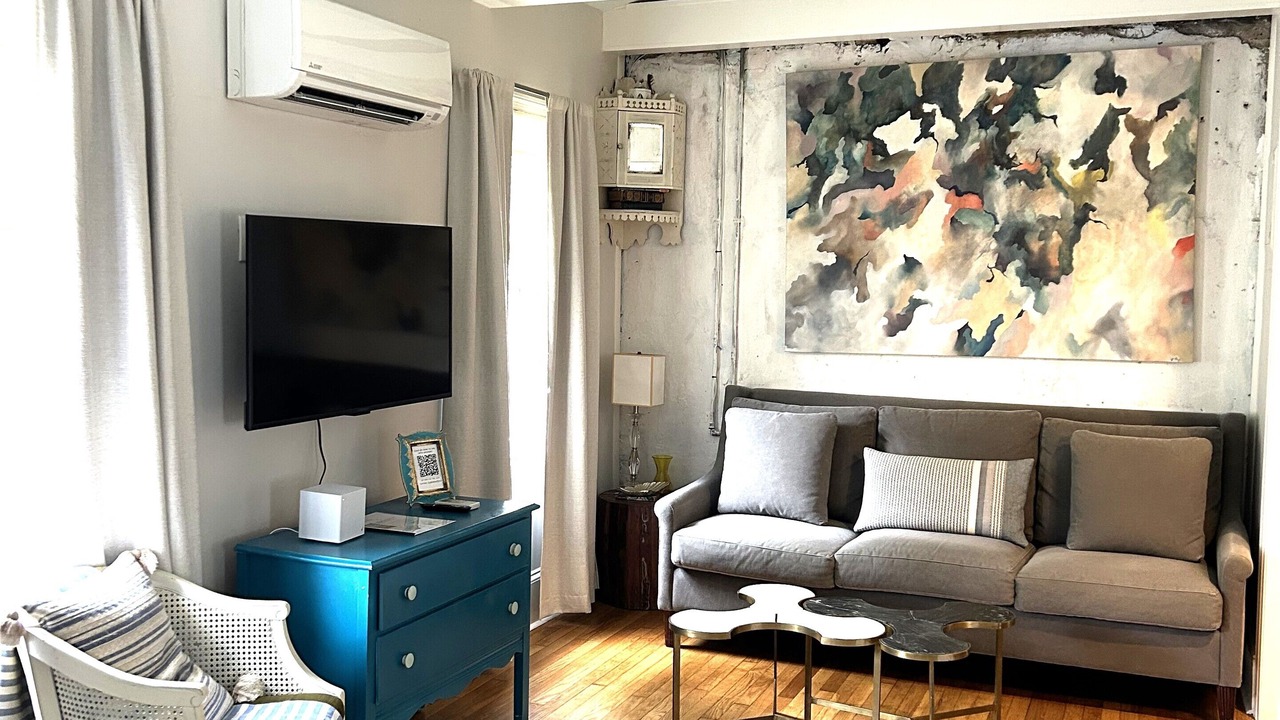 Photo of Livingroom in Historic Downtown Savannah