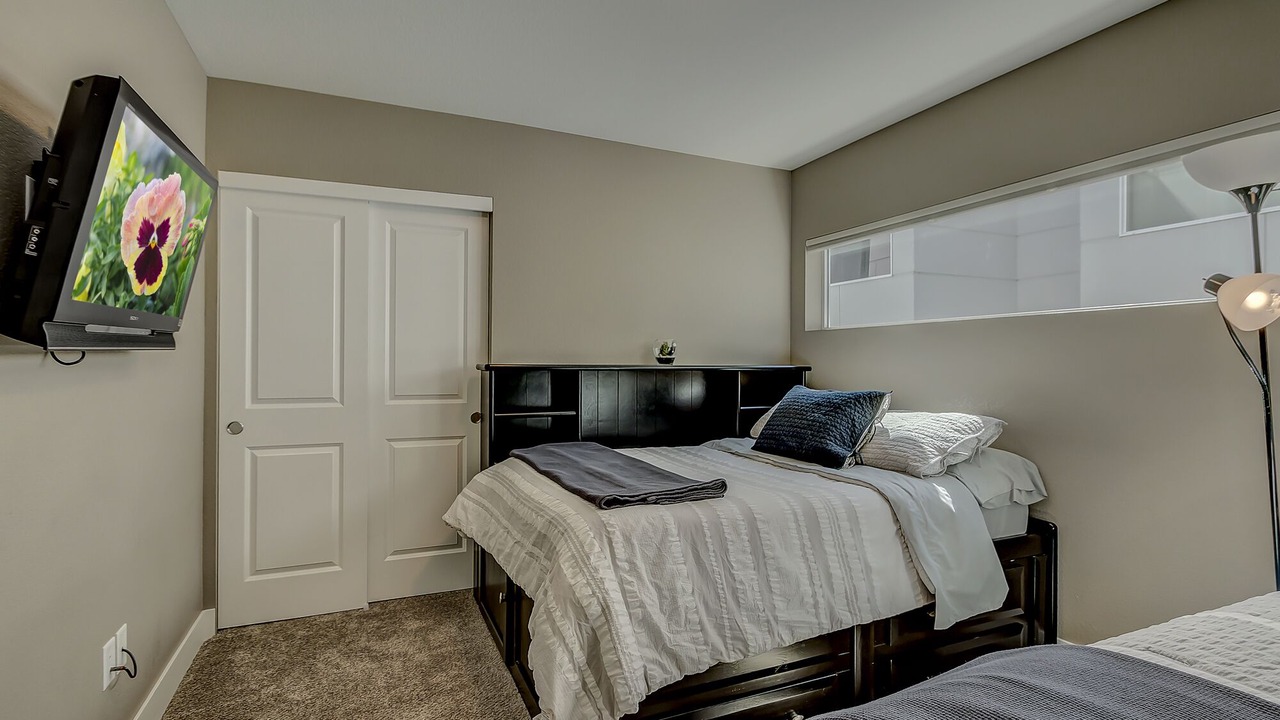 Photo of Bedroom in Jefferson Park