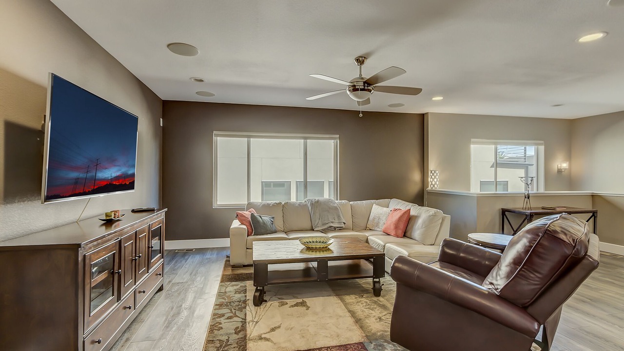 Photo of Livingroom in Jefferson Park