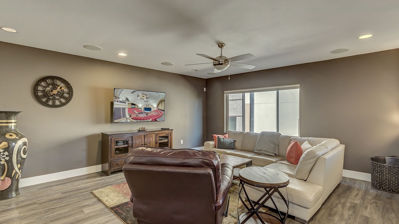 Photo of Livingroom in Jefferson Park
