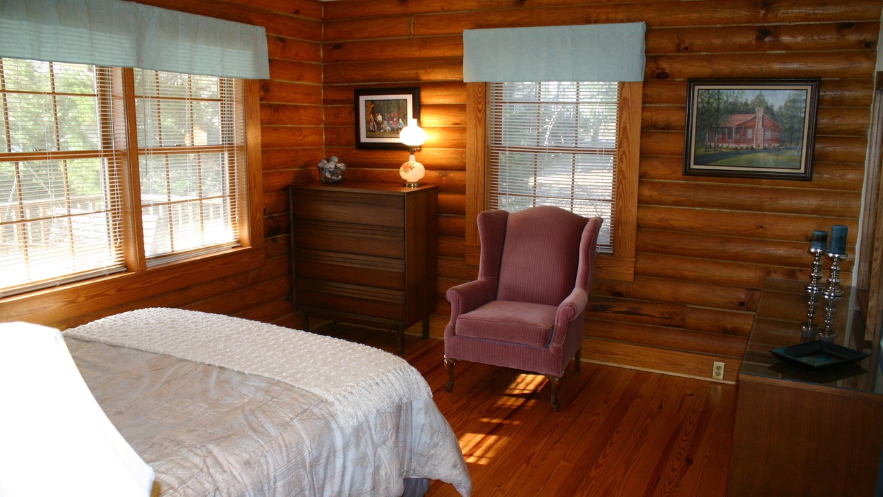 Photo of Bedroom in Leesville