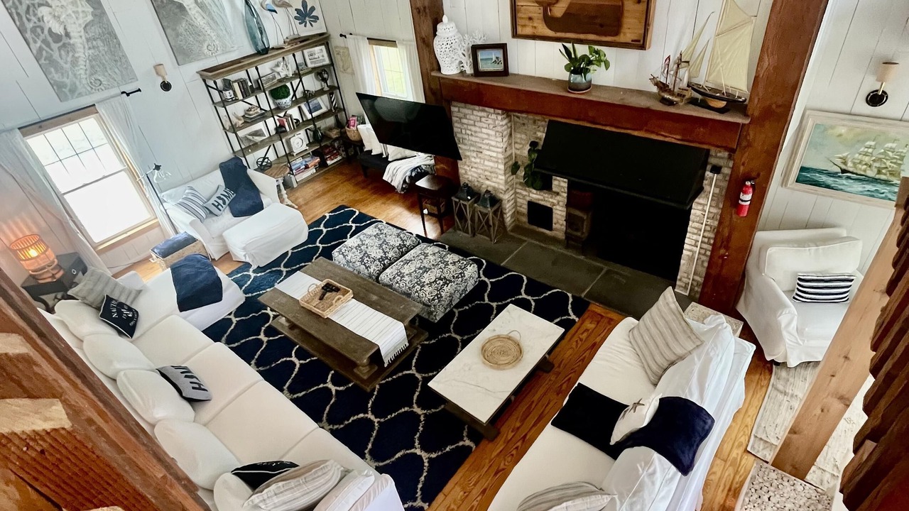 Photo of Livingroom in A-Zone