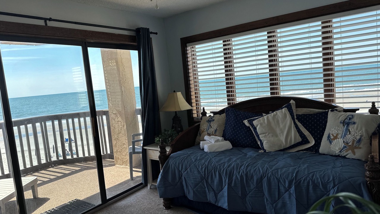 Photo of Bedroom in Arcadian Shores