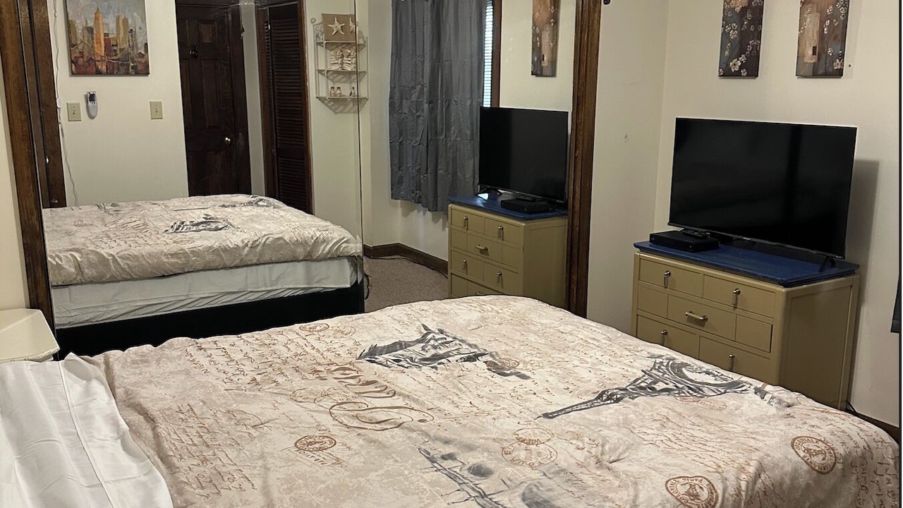 Photo of Bedroom in Arcadian Shores