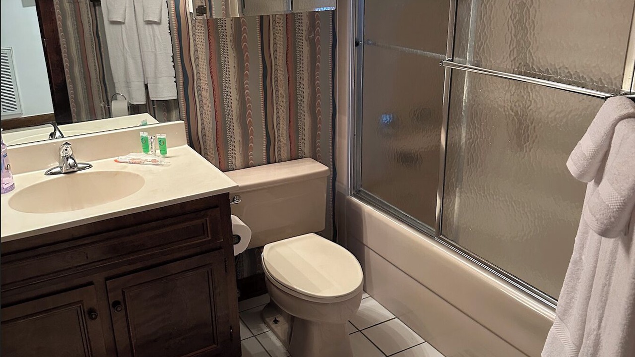Photo of Bathroom in Arcadian Shores