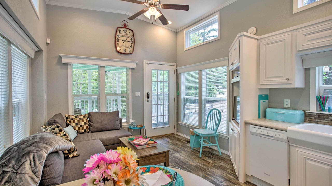 Photo of Livingroom in Broken Bow