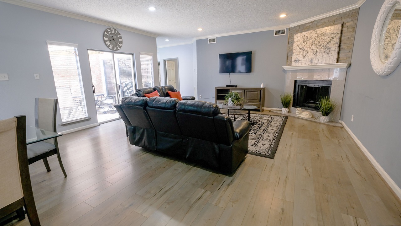Photo of Livingroom in Braeswood Place