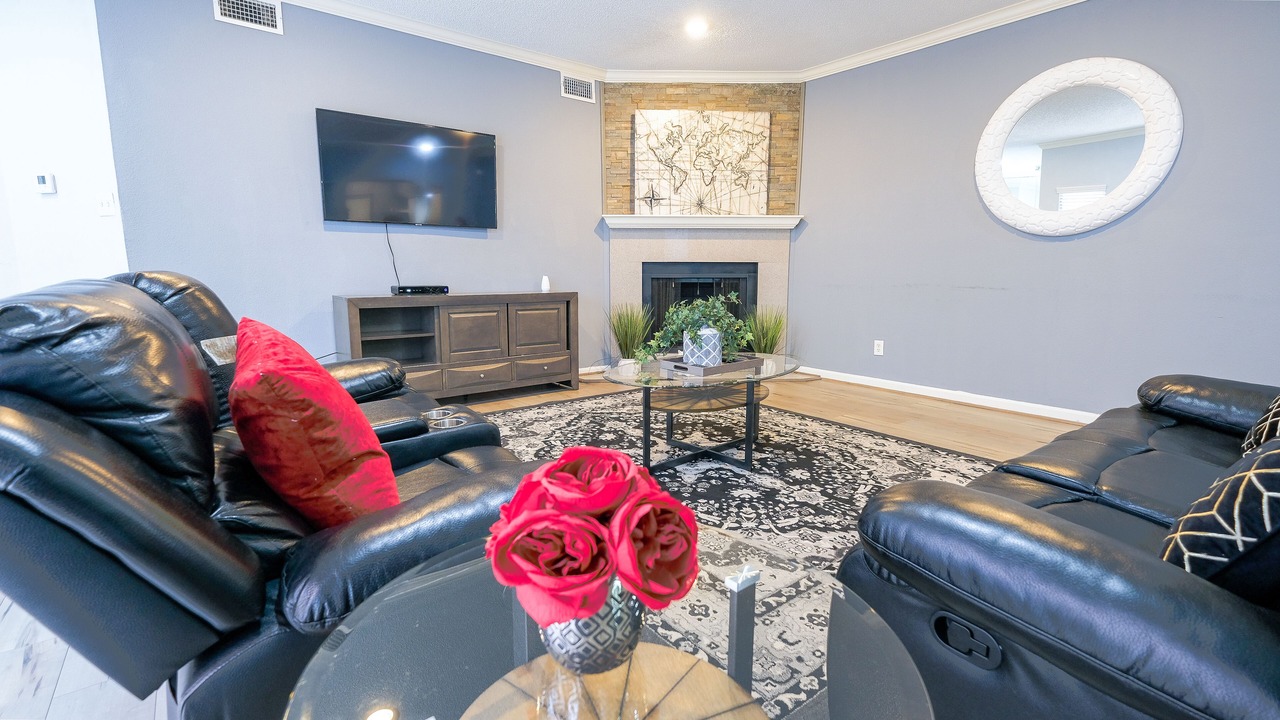 Photo of Livingroom in Braeswood Place