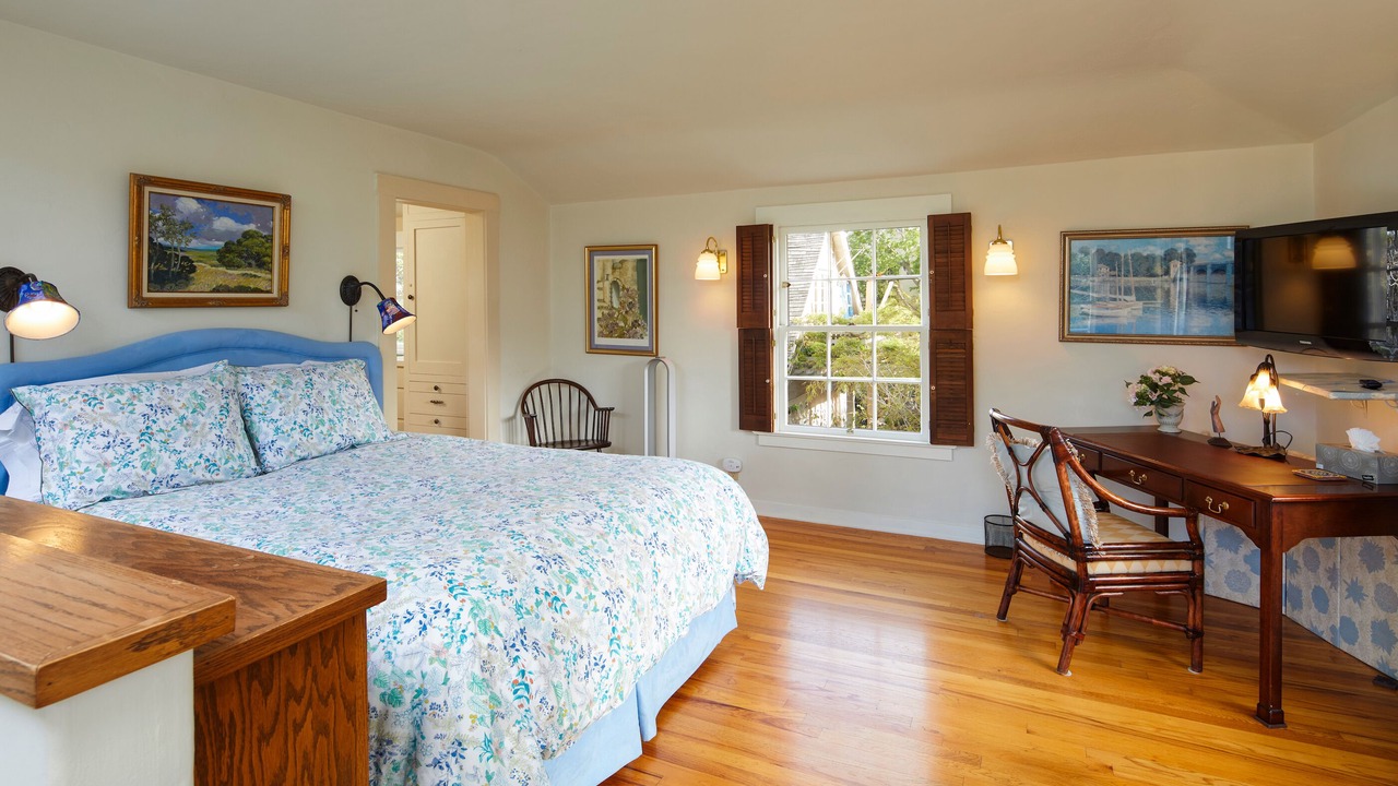 Photo of Bedroom in Carmel Point