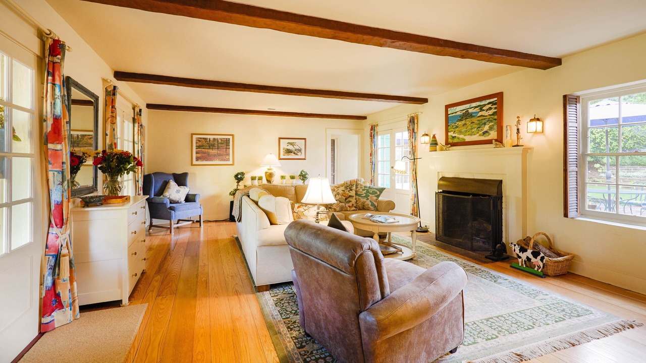 Photo of Livingroom in Carmel Point