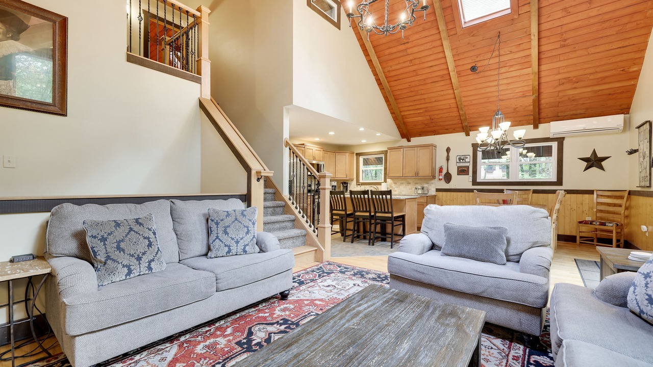 Photo of Livingroom in Lake Harmony Estates