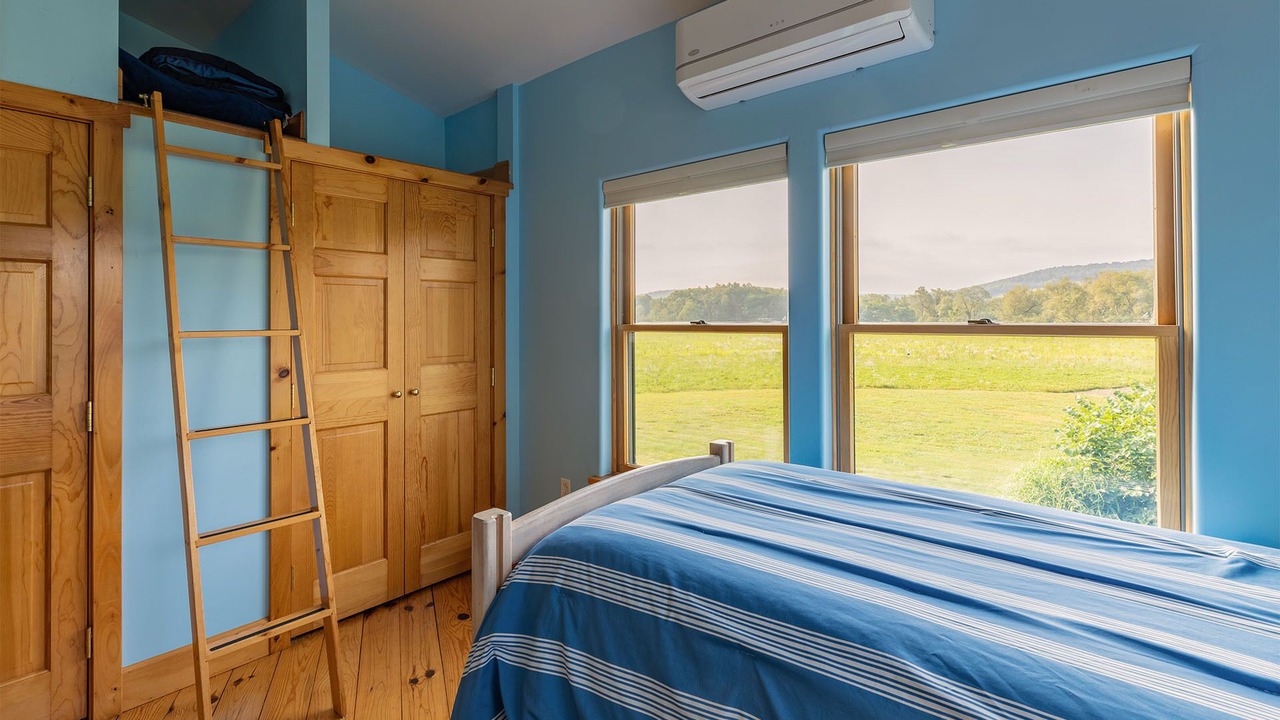 Photo of Bedroom in Ithaca