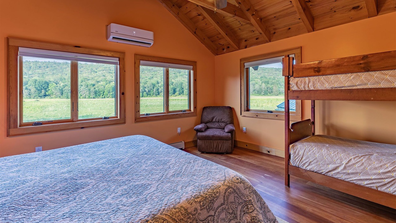 Photo of Bedroom in Ithaca