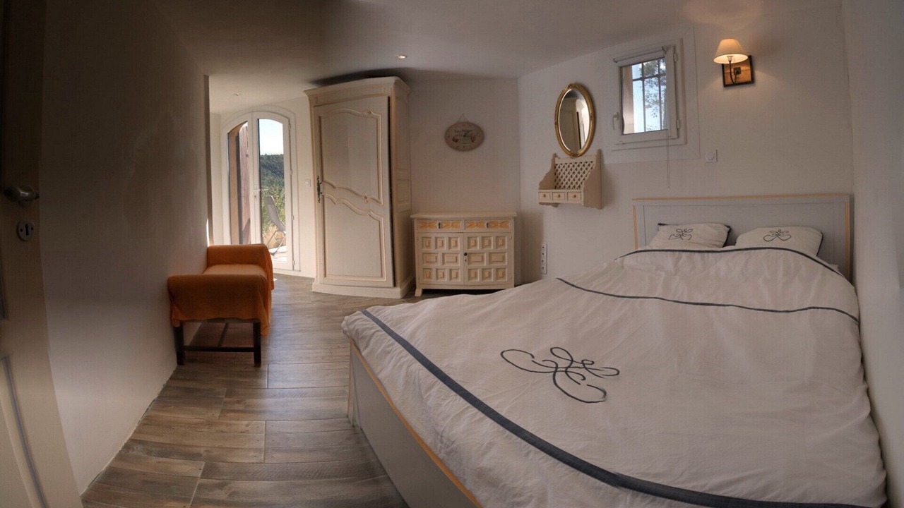 Photo of Bedroom in Esparron-de-Verdon