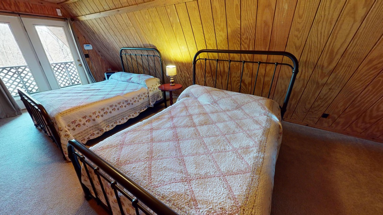 Photo of Bedroom in Nelsonville