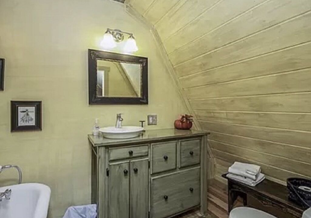 Photo of Bathroom in Squaw