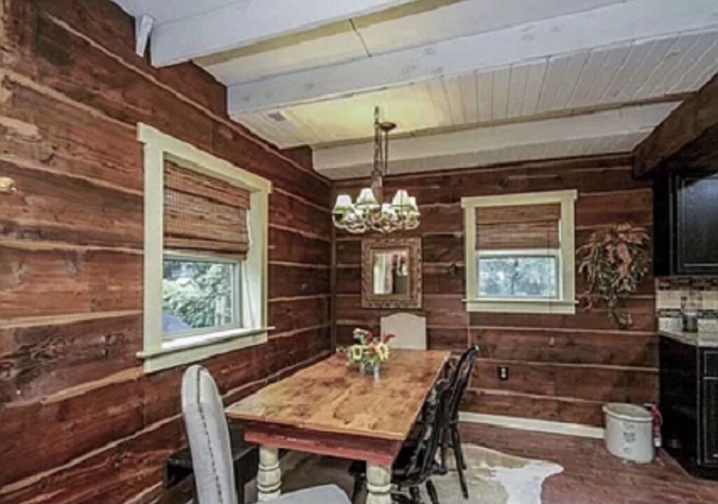 Photo of Livingroom in Squaw