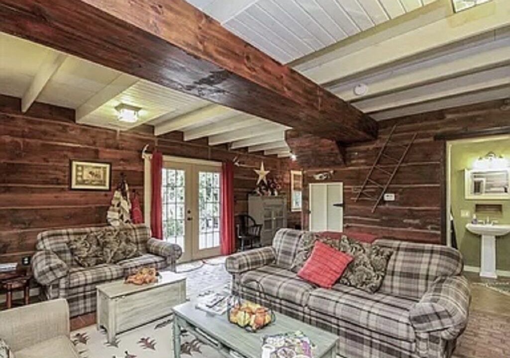 Photo of Livingroom in Squaw