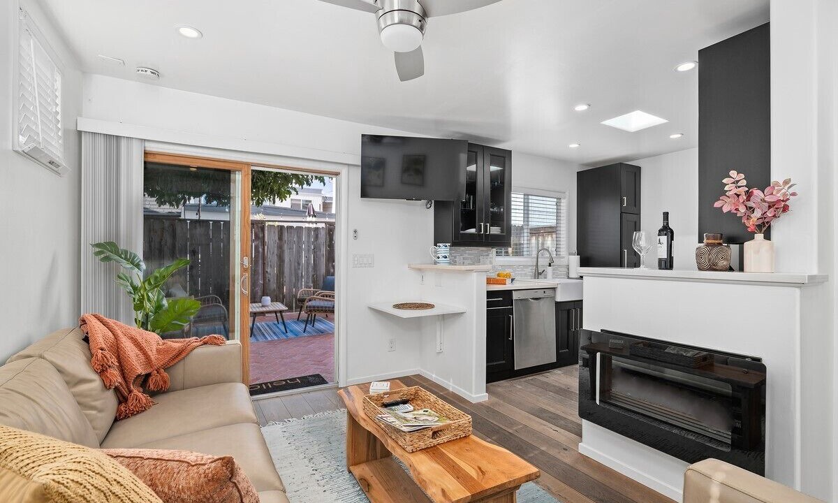Photo of Livingroom in Crown Point