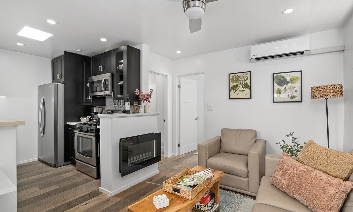 Photo of Livingroom in Crown Point