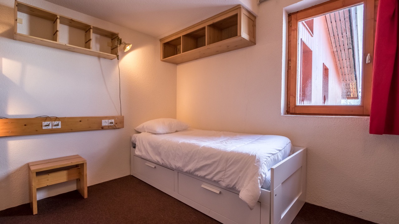 Photo of Bedroom in Arc-1800