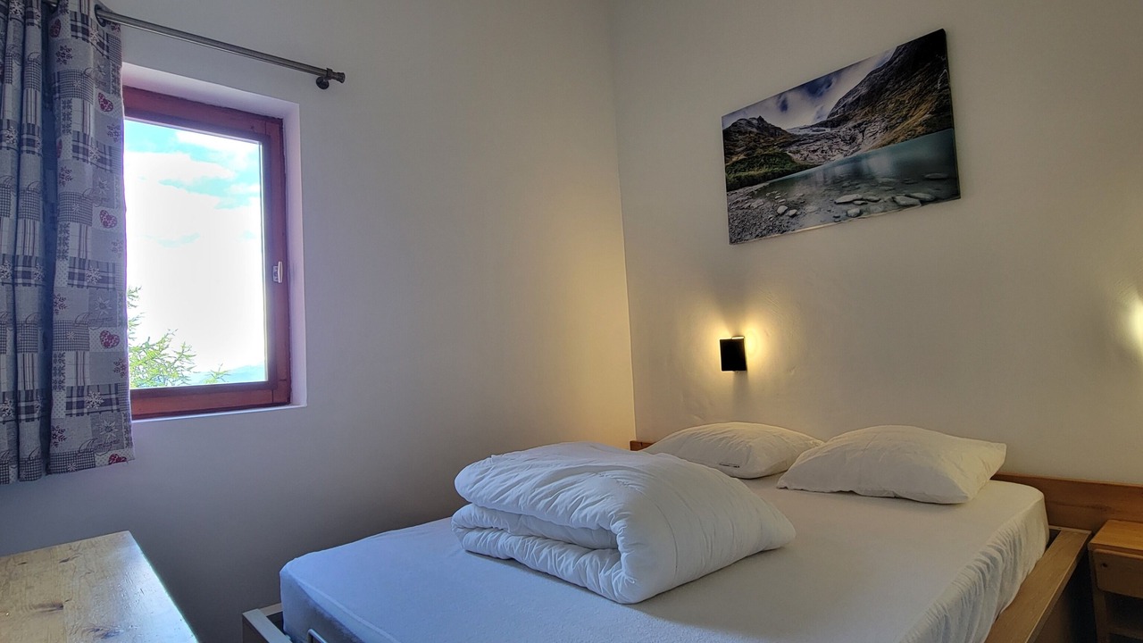 Photo of Bedroom in Arc-1800