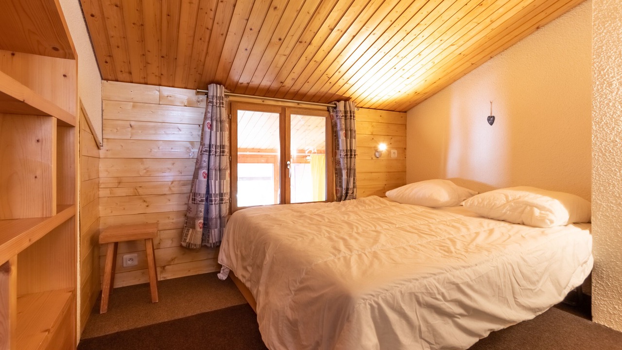 Photo of Bedroom in Arc-1800