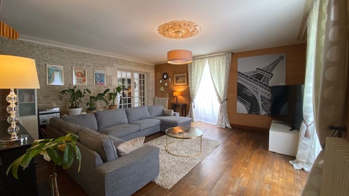 Photo of Livingroom in Champagne-les-Marais