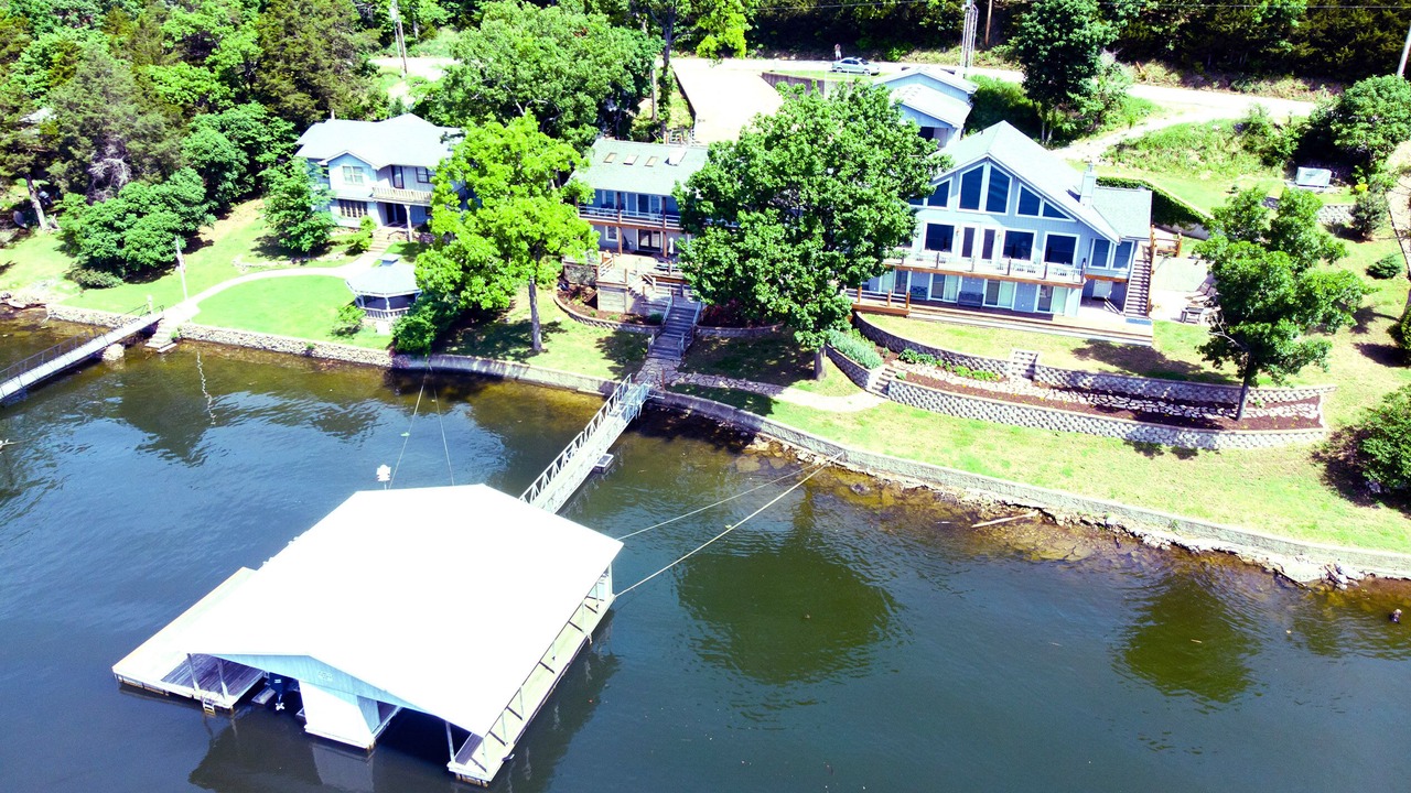 Photo of Outdoor in Roach