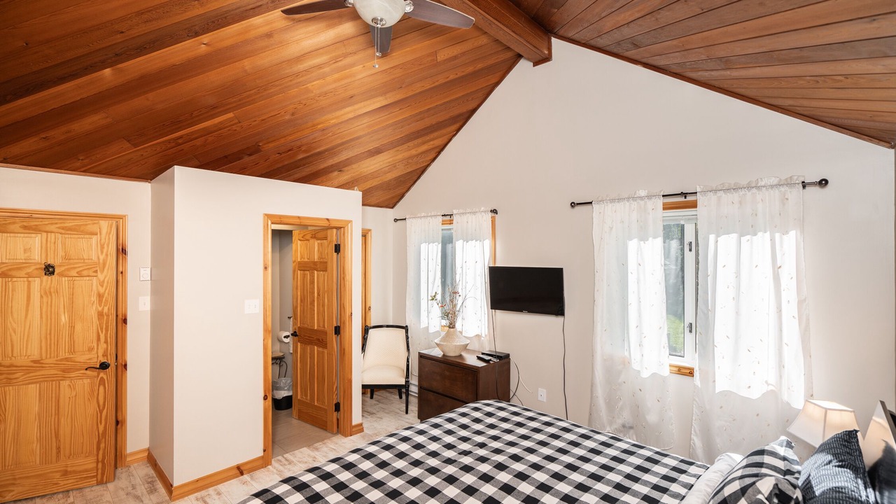 Photo of Bedroom in Victoria Beach