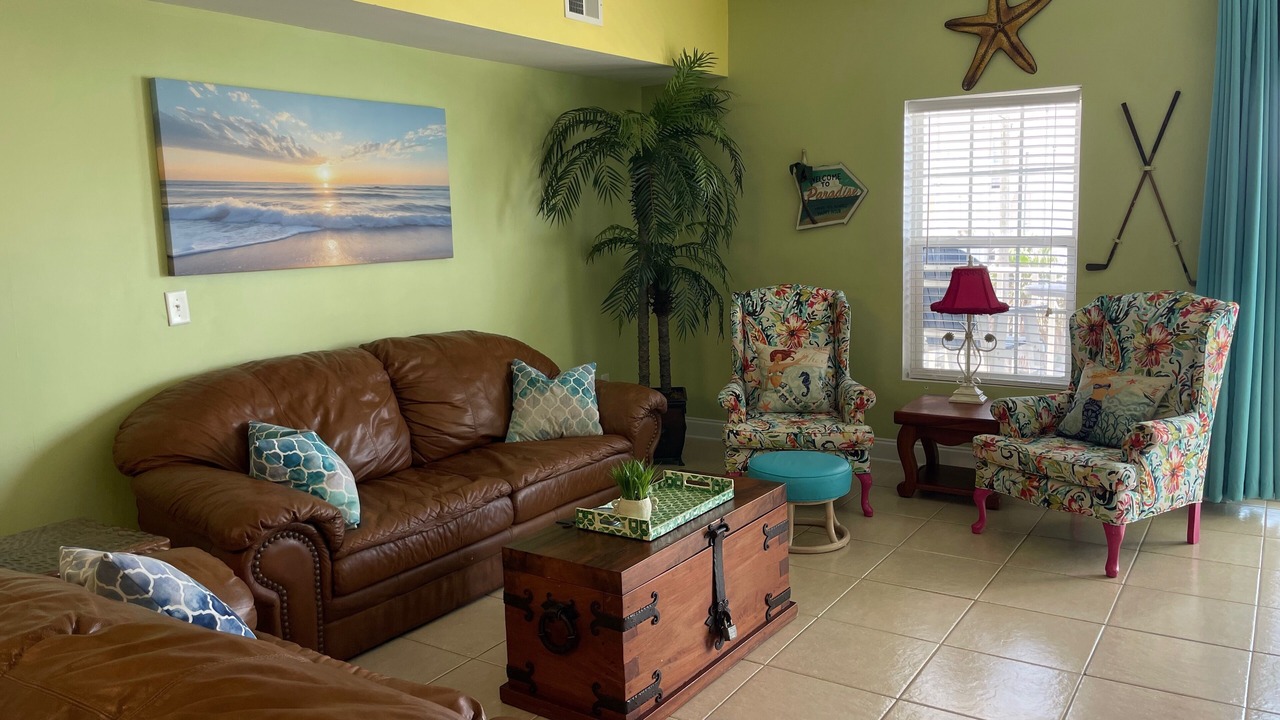 Photo of Livingroom in Crescent Beach