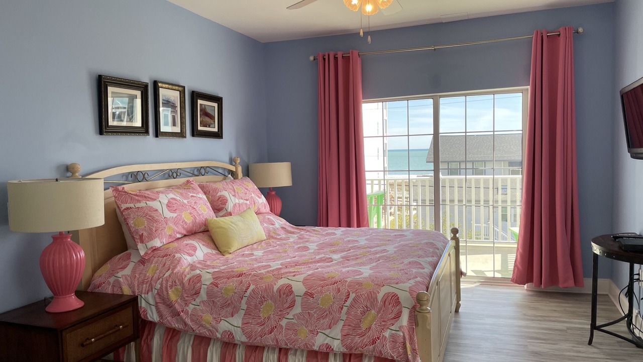 Photo of Bedroom in Crescent Beach