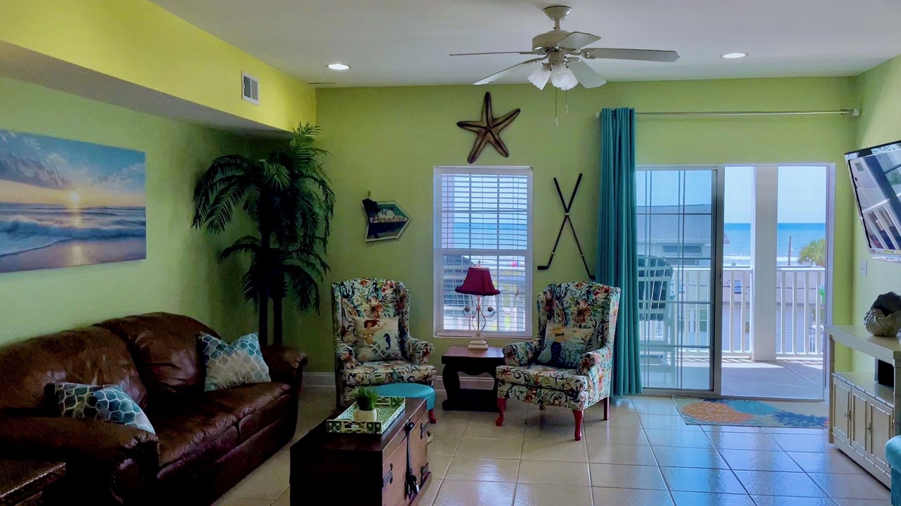 Photo of Livingroom in Crescent Beach
