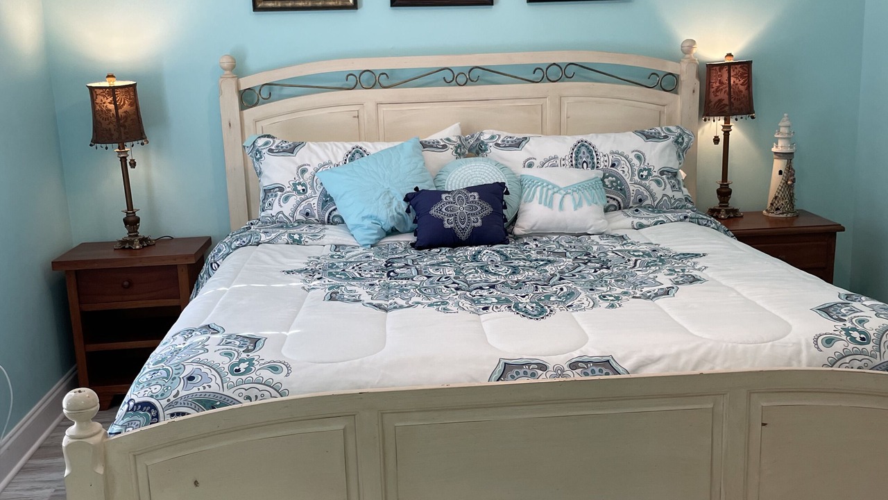 Photo of Bedroom in Crescent Beach