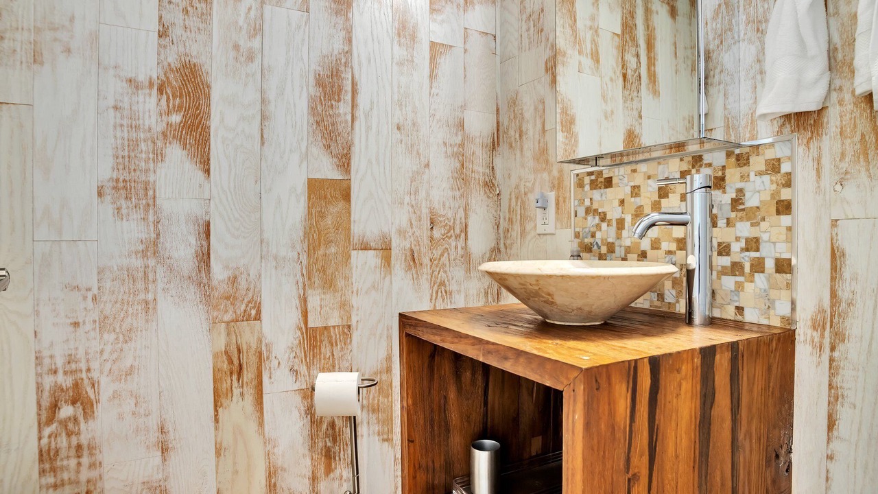 Photo of Bathroom in Dolphin Isles