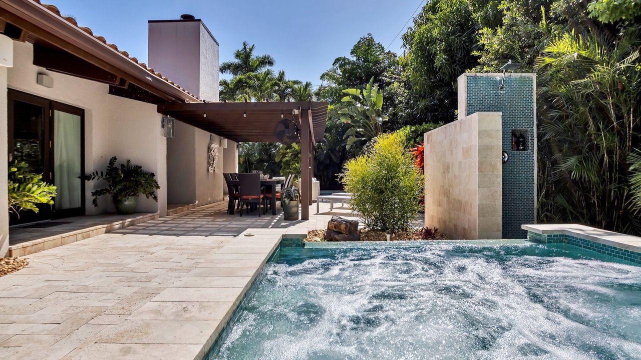 Photo of Outdoor in Dolphin Isles