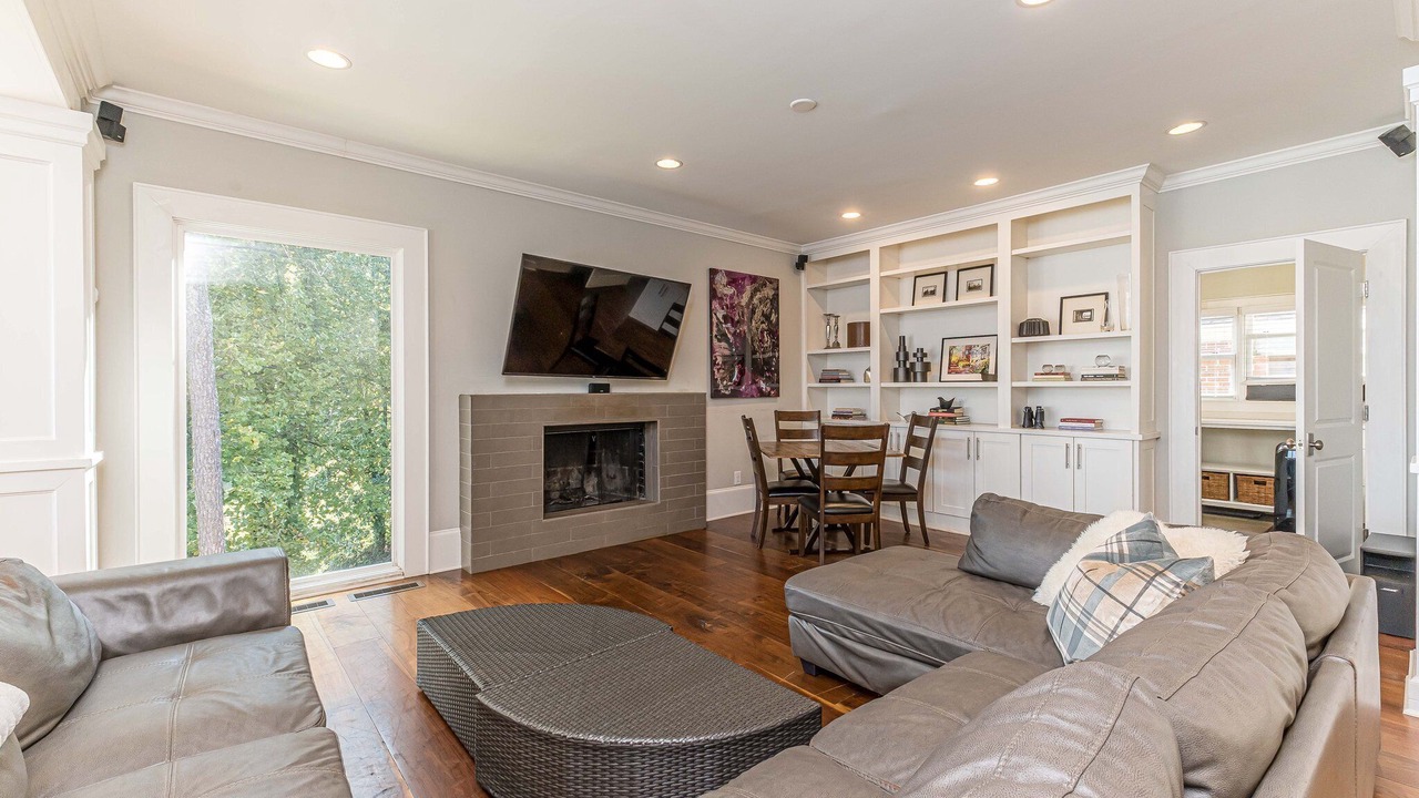 Photo of Livingroom in Buford