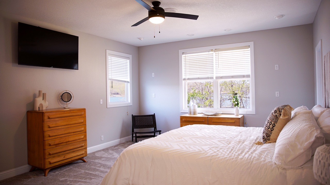 Photo of Bedroom in Sunrise Beach