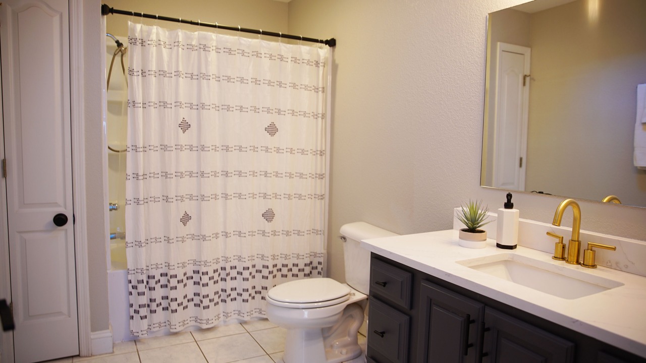Photo of Bathroom in Sunrise Beach
