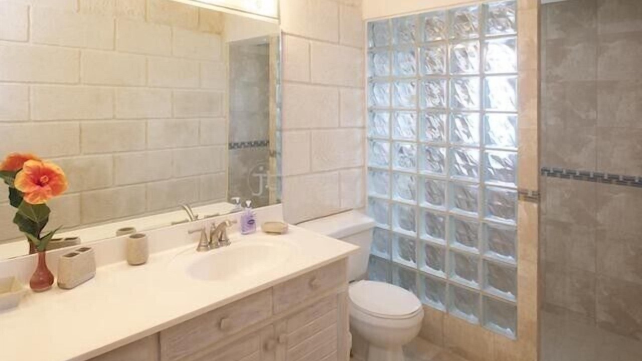 Photo of Bathroom in Long Bay